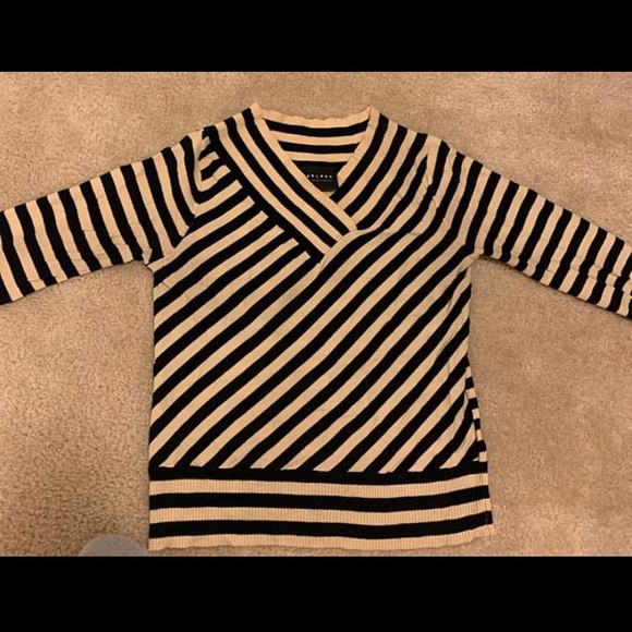 Cute striped long sleeve! - Picture 1 of 1